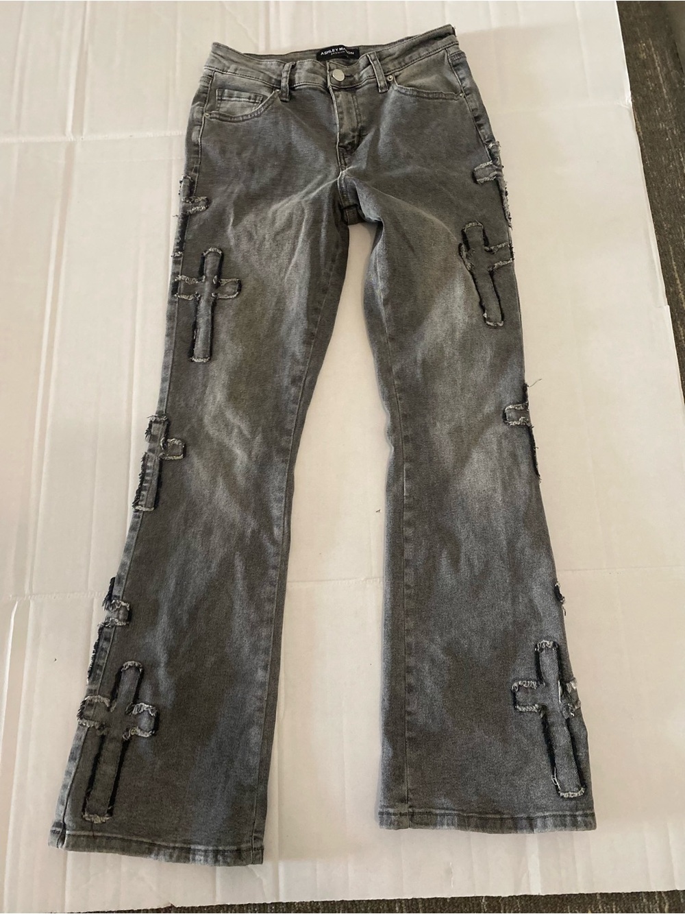Ashley Mason Gray Distressed Cross Accent Jeans - Women Lucy Fit Size 5/27